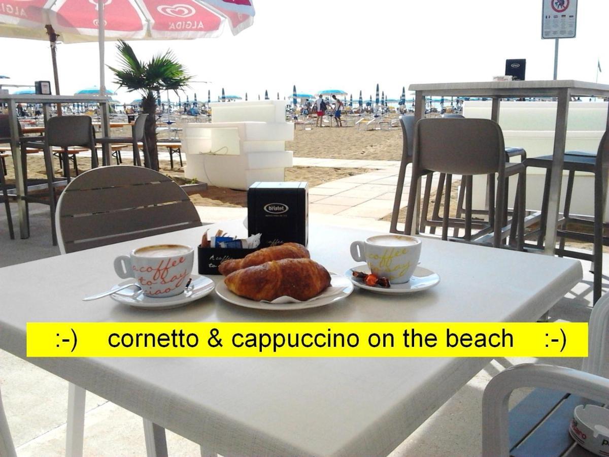 Lucerna Apartments at Sabbiadoro Beach Lignano Sabbiadoro Exterior foto